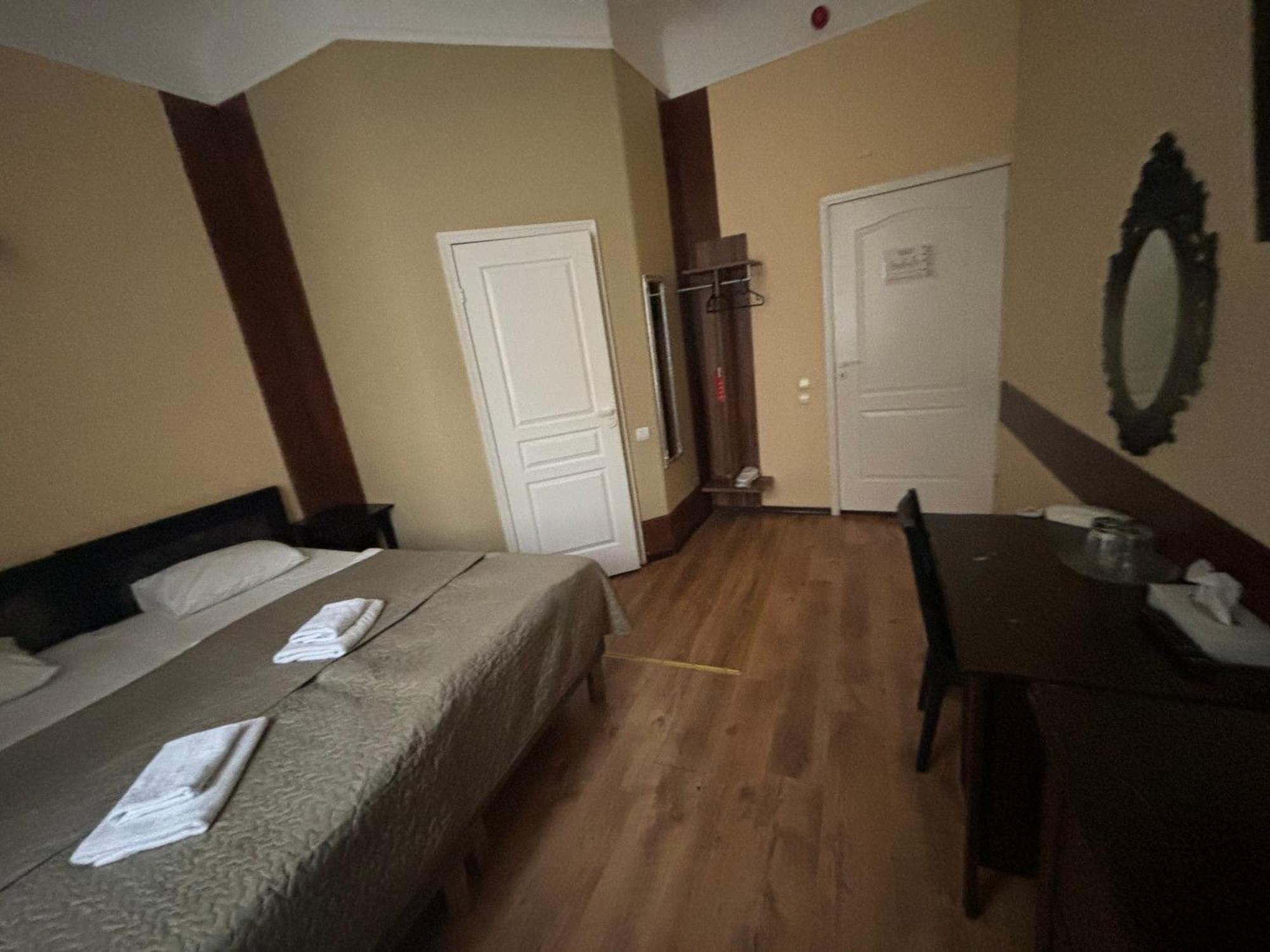 Viktorija Hotel Riga Luaran gambar