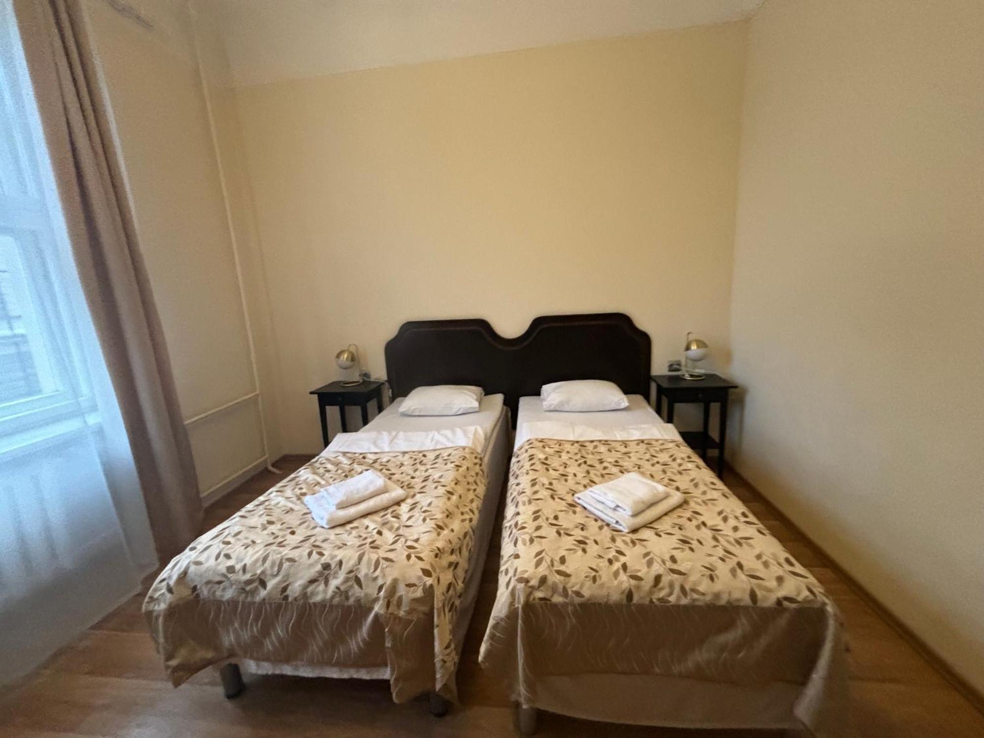 Viktorija Hotel Riga Luaran gambar