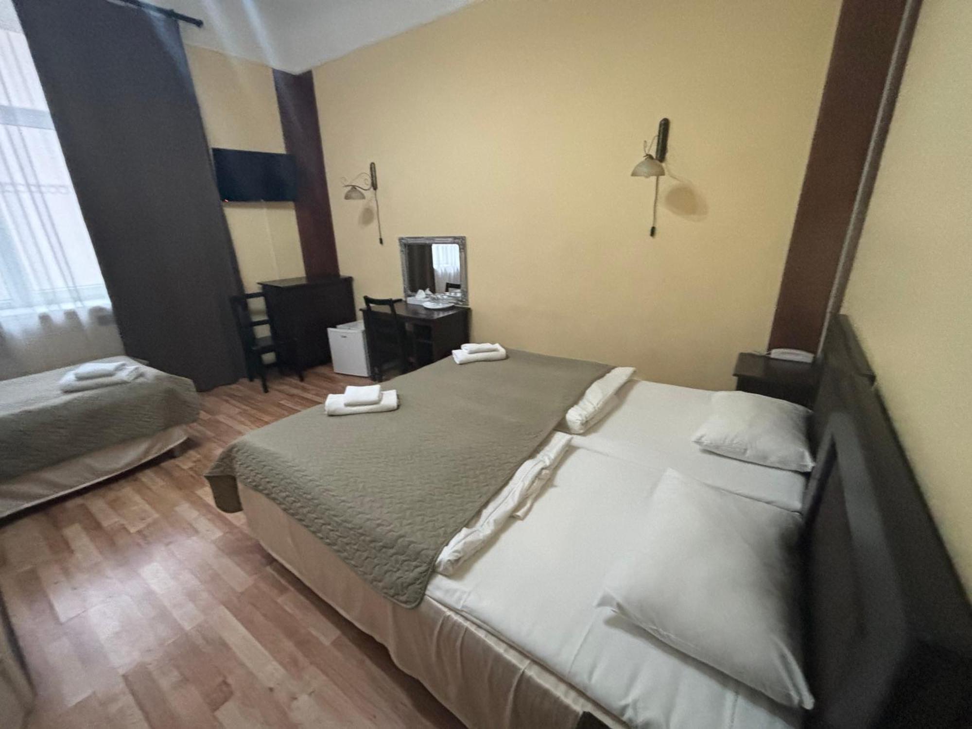 Viktorija Hotel Riga Luaran gambar